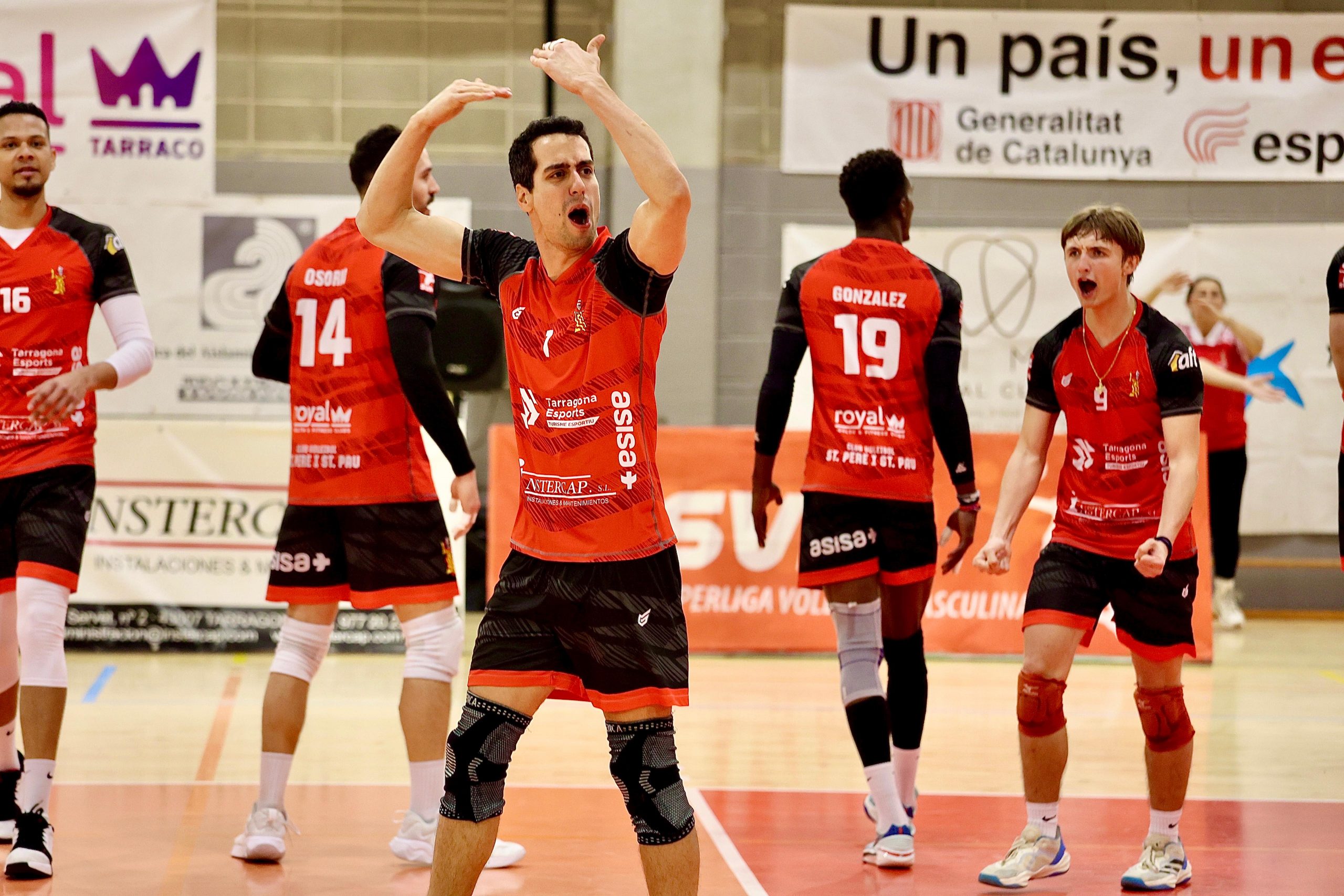 Moisés Vásquez, Gerard Osorio, Elio Carrodeguas, Denys González y Pablo Rosales, jugadores de Instercap Asisa Tarragona SPSP contra UPV Leleman Conqueridor