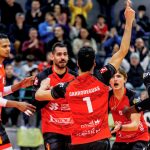 Los jugadores del Club Voleibol Sant Pere i Sant Pau celebrando un punto en la Superlliga Masculina